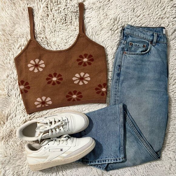 NEW Altar'd State Retro Daisy Brown Tan Knit Strappy Crop Top Size Medium - Picture 2 of 7